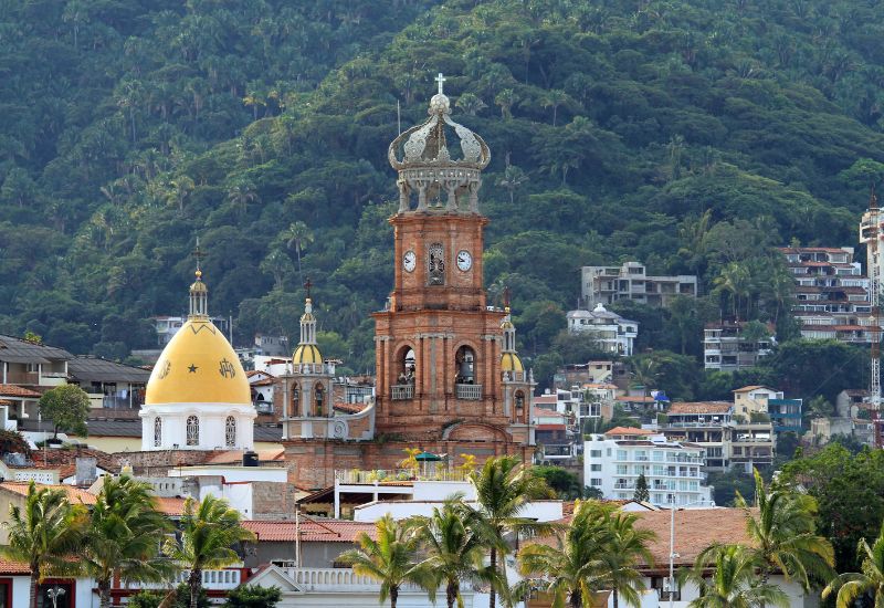 English language Puerto Vallarta